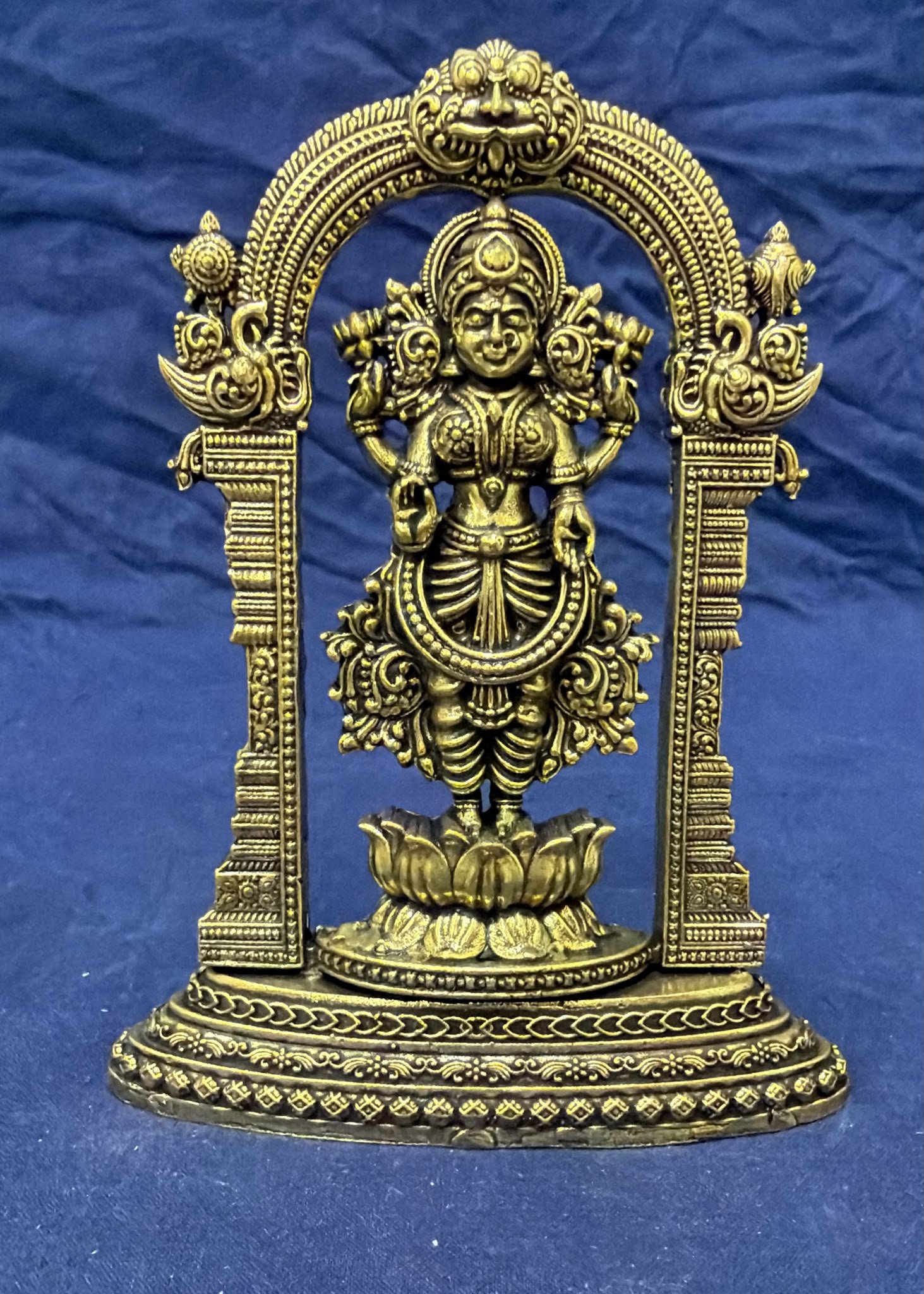 Goddess Lakshmi Idol - Brass (Style 21)