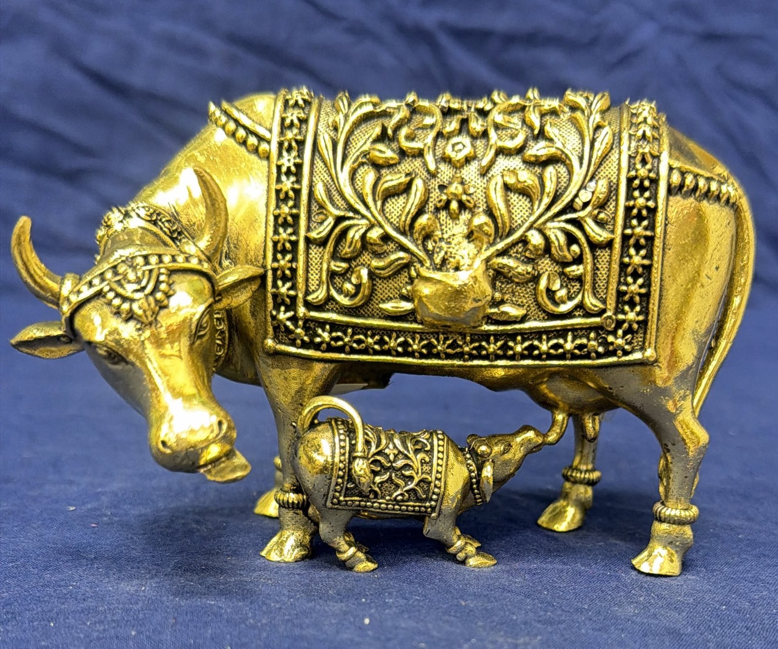 Kamdhenu cow and calf Idol - Brass (Style 27)
